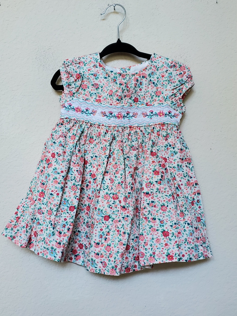 iris & ivy Pink and Green Floral Smocked Dress.  Size 12 Mth